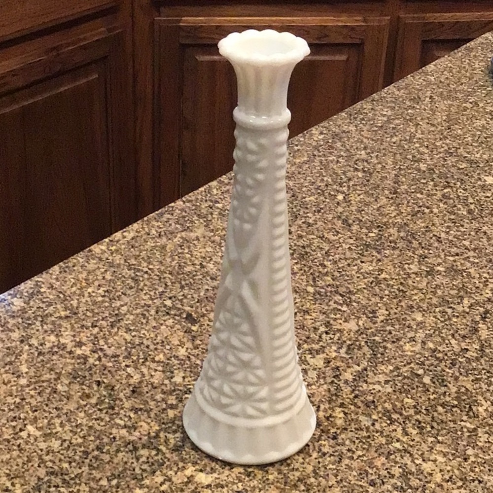 🍋Vintage Mid Century Art Deco Milkglass Vase